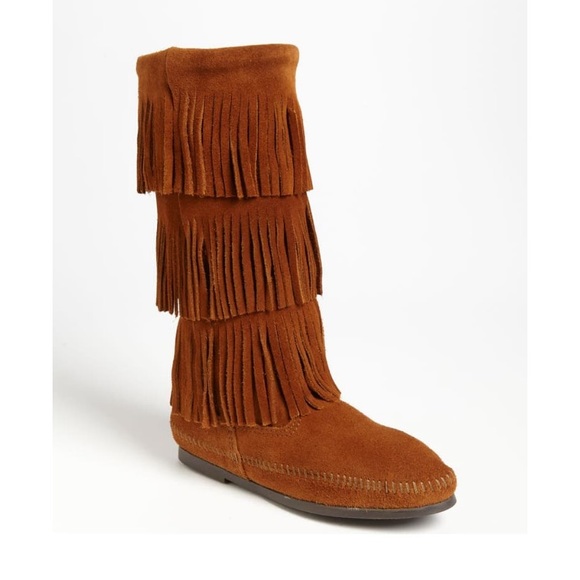 MINNETONKA 3 Layer Fringe Boots - Picture 1 of 4